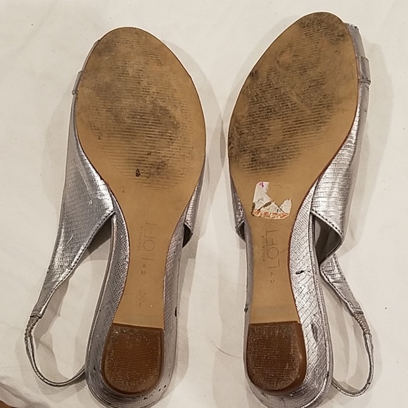 Ann Taylor LOFT silver flats size 8 - Picture 7 of 7